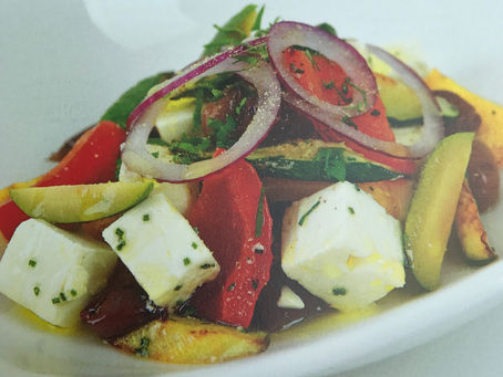 Griechischer Salat trifft Italien