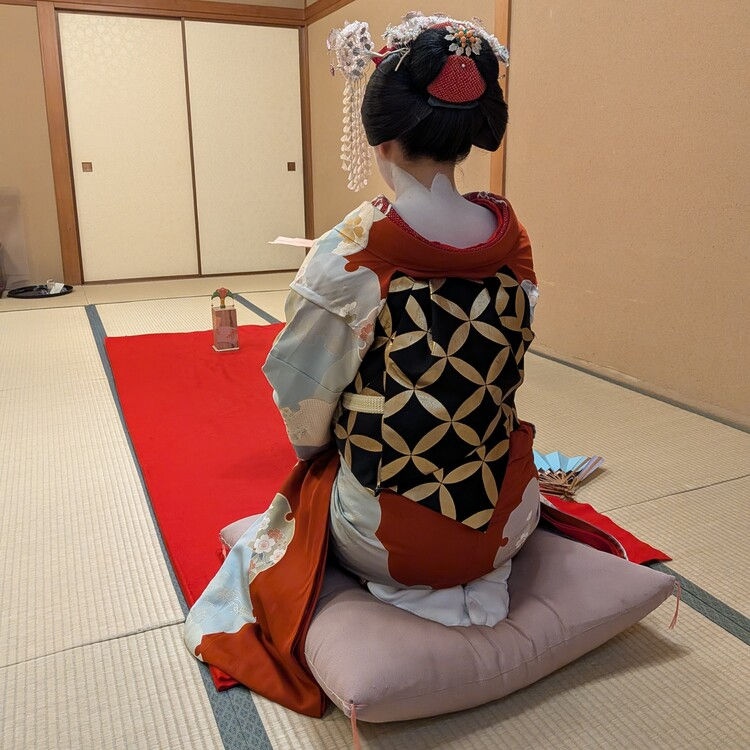 Ozashiki Asobi in Tokyo: A Complete Guide to Geisha Culture, Games, Etiquette & a 'Phantom' Drinking Game