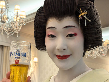 How to Enjoy Sake with Geisha: Understanding What is a Geisha Banquet