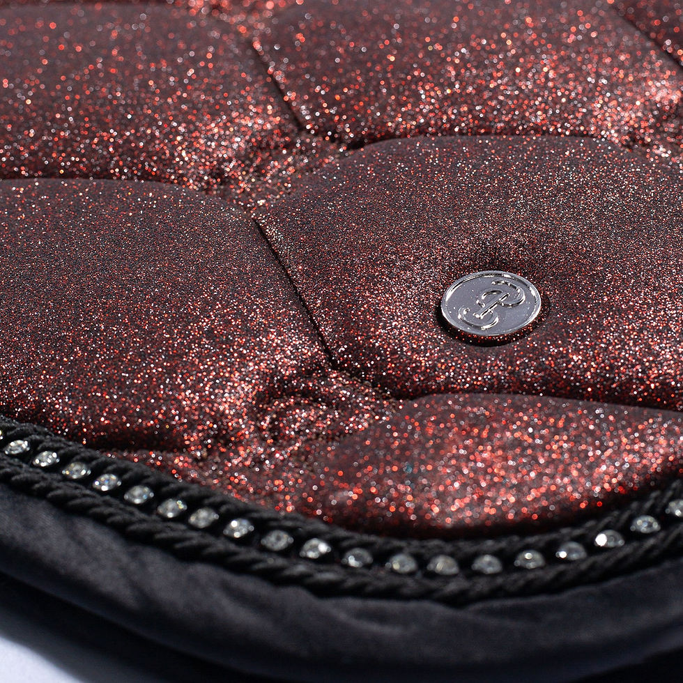 Thumbnail: Tapis de Selle Dressage Stardust Sparkly Merlot - PS of Sweden