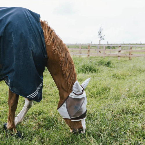 Horseware Amigo Masque anti-mouches à mailles fines avec oreilles - Argent/Marine Horseware Amigo Masque anti-mouches à mailles fines avec oreilles - Argent/Marine