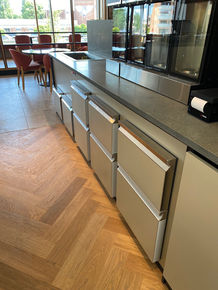 Knoops Koeling
Knoops Cooling
Maatwerk Frigo
Handgemaakt
Belgische frigoproducent
Belgische producent frigo
Flessenkoeler
Glazen deuren frigo
Maatwerk frigodeur
Flessennest
Flessenbak
Flessenkoeler
Gekoelde flessen
Gekoelde bak