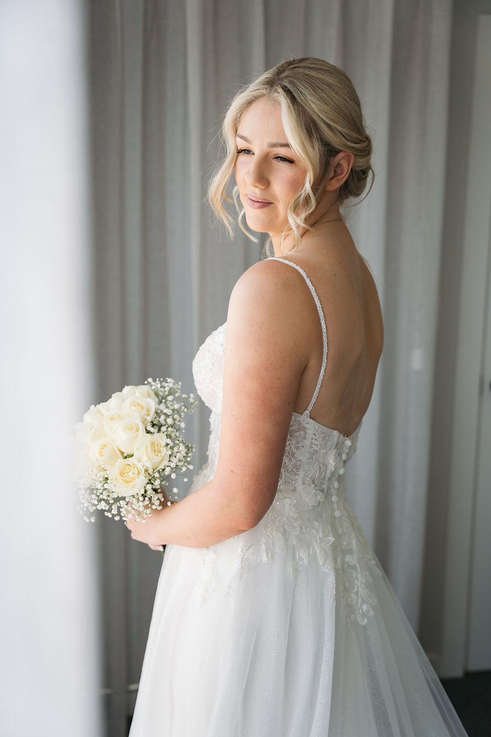 bride getting ready portrait hawkes bay