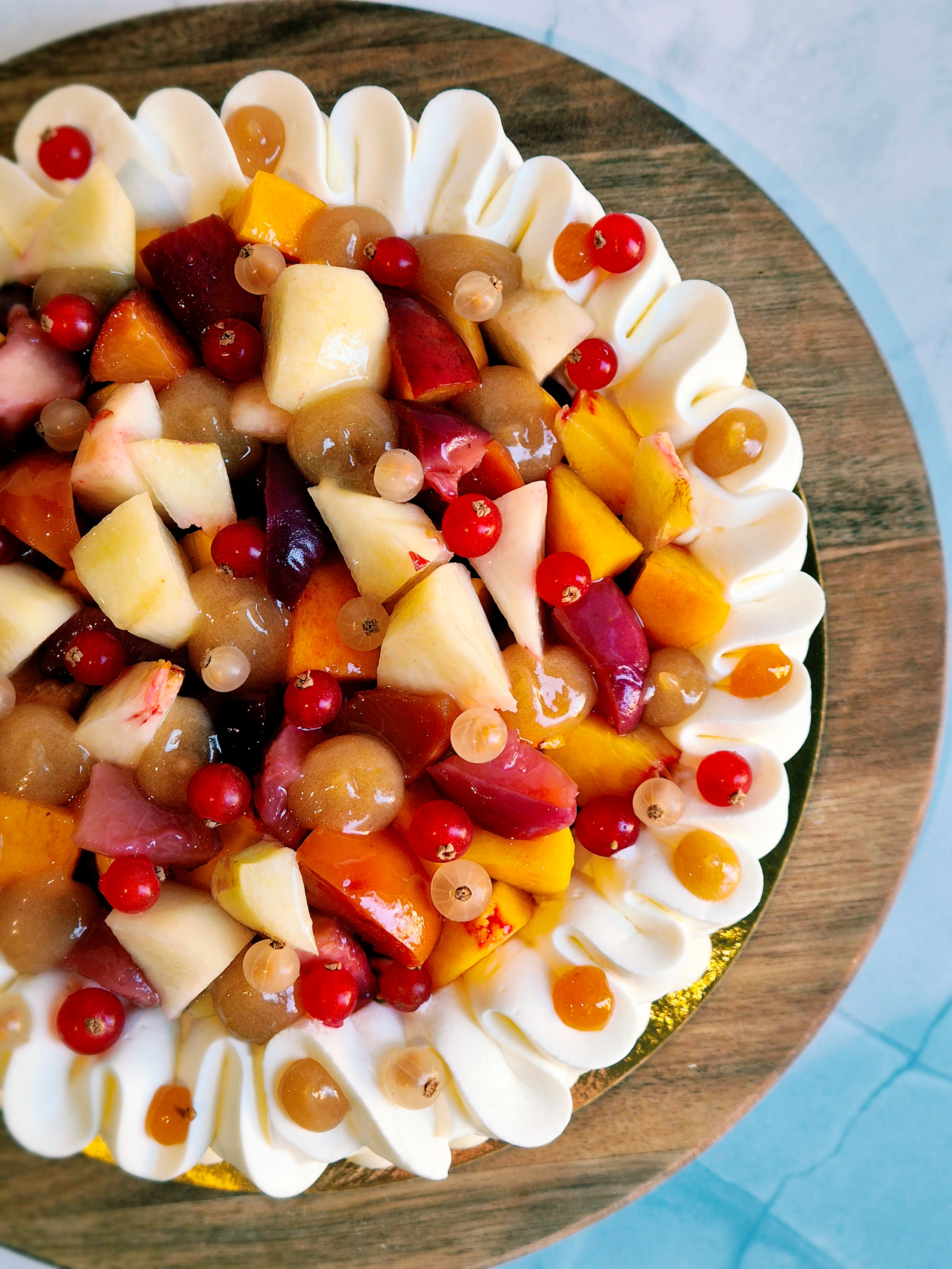 Pavlova Pêche, Nectarine & Groseilles