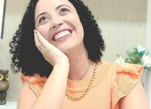 OLHANDO CIMA.png