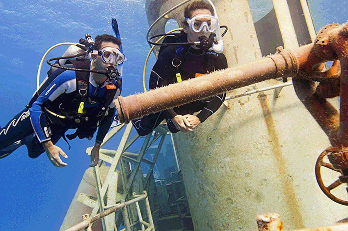 Wreck Diver.gif