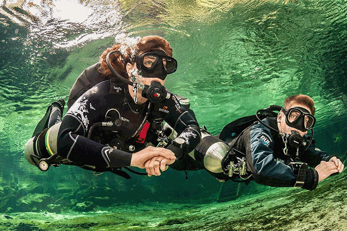 Sidemount Diver.gif