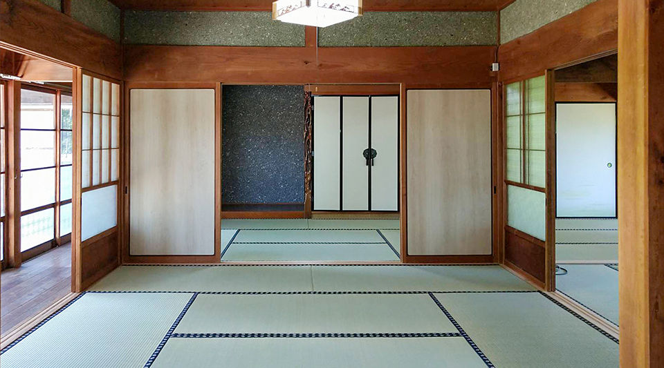 6畳と8畳が2部屋ずつの4部屋あります