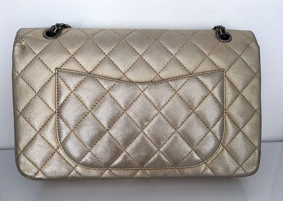 Thumbnail: Chanel Metallic Gold Quilted 2.55 Reissue Flap 227 Handbag