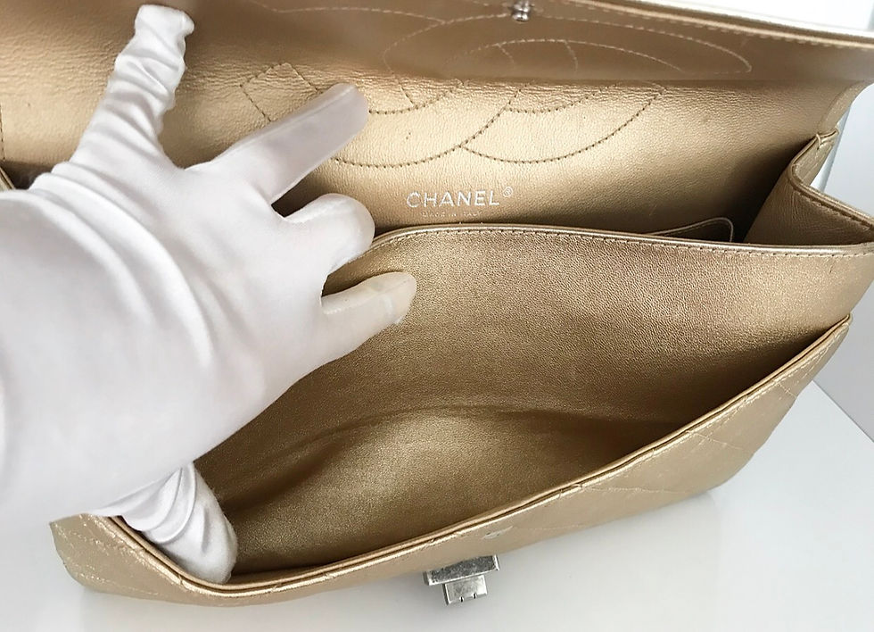 Thumbnail: Chanel Metallic Gold Quilted 2.55 Reissue Flap 227 Handbag