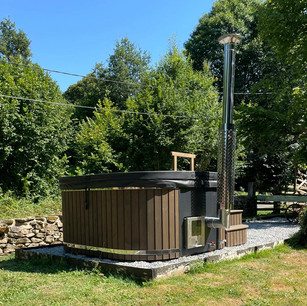 Tim from Hot Tubs In France and a short clip showing the Kingham Hydro (with inbuilt filtration system for purer water)