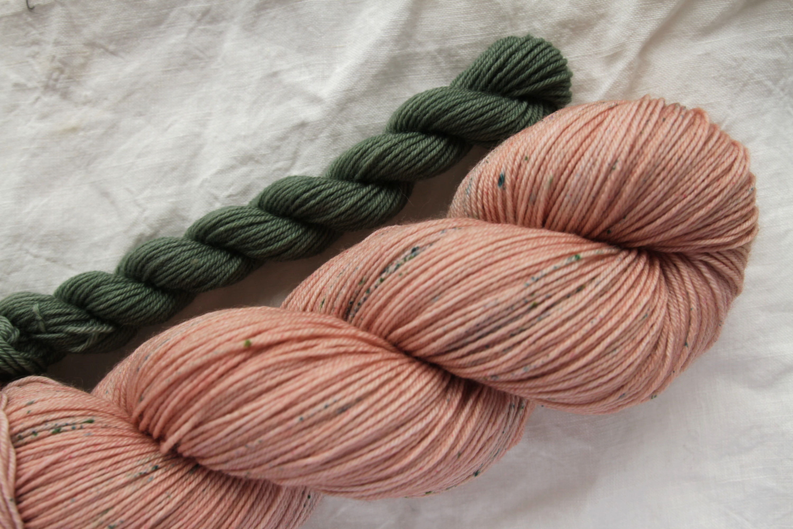 rose ancien et vert