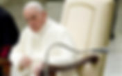 Papa Francisco excomunga padre pró-casamento gay. Ele não é o liberal que a mídia quer