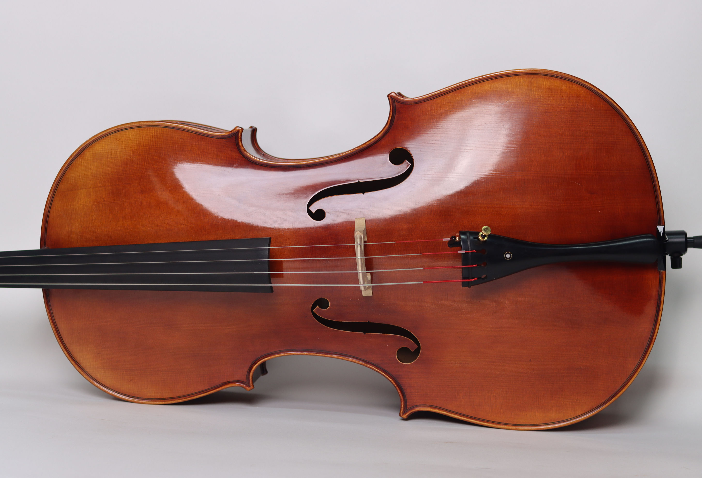 Cello GEWA Maestro 31 - 4/4 buen flameado