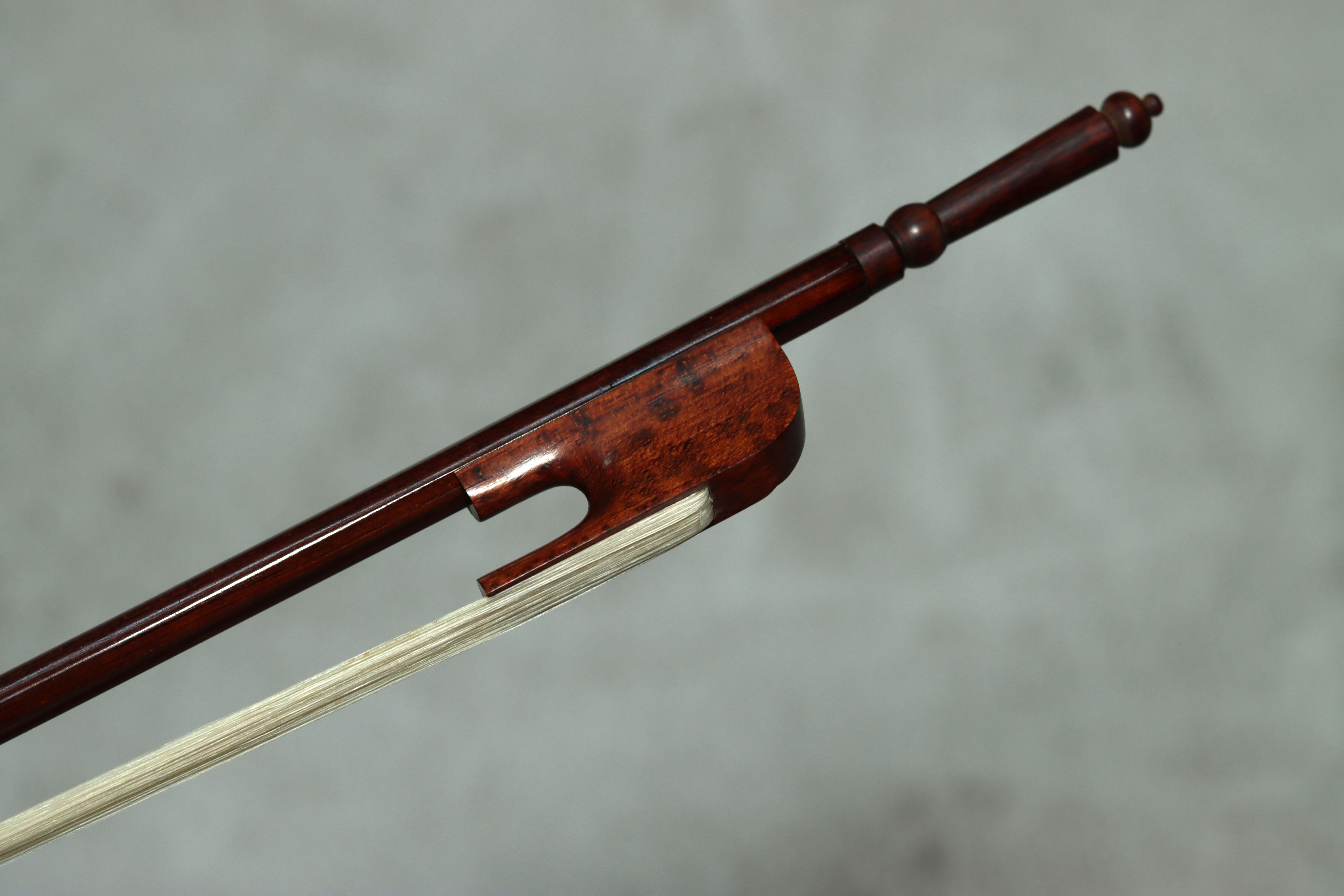 Arco Barroco de Snakewood, tornillo largo cerdas blancas