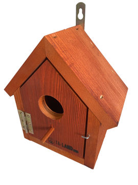 Mahagóni színű Csipegetőház madárodú fém pánttal, FA-LAND kivitelben.