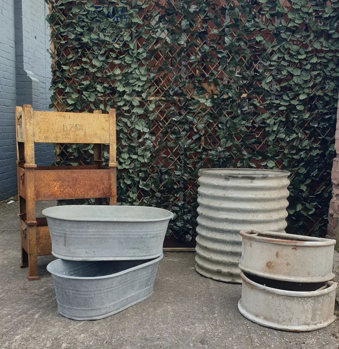 SHEFFIELD ANTIQUES CENTRE | SHEFFIELD | 99 BROADFIELD ROAD, HEELEY