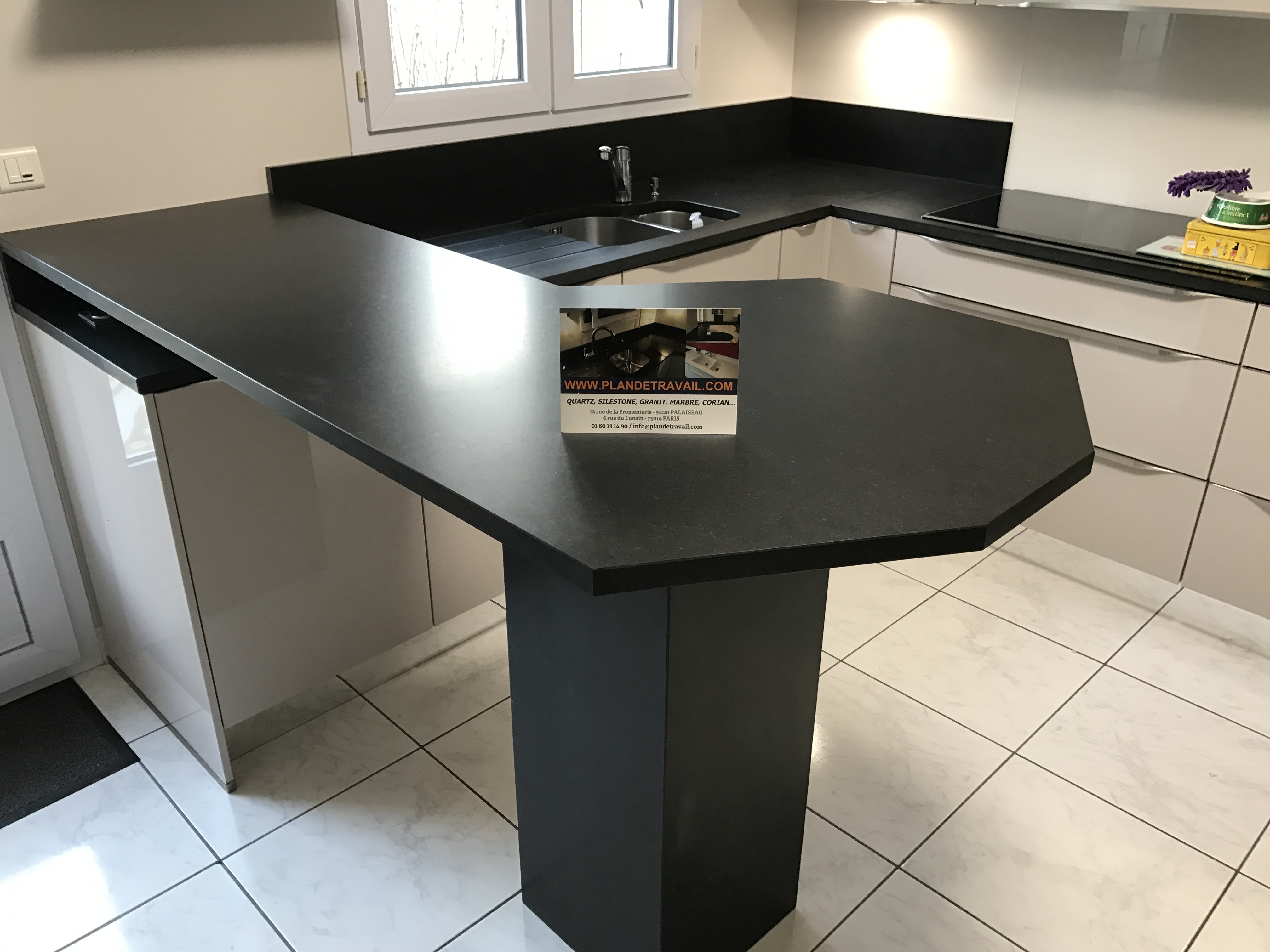 table en GRANIT