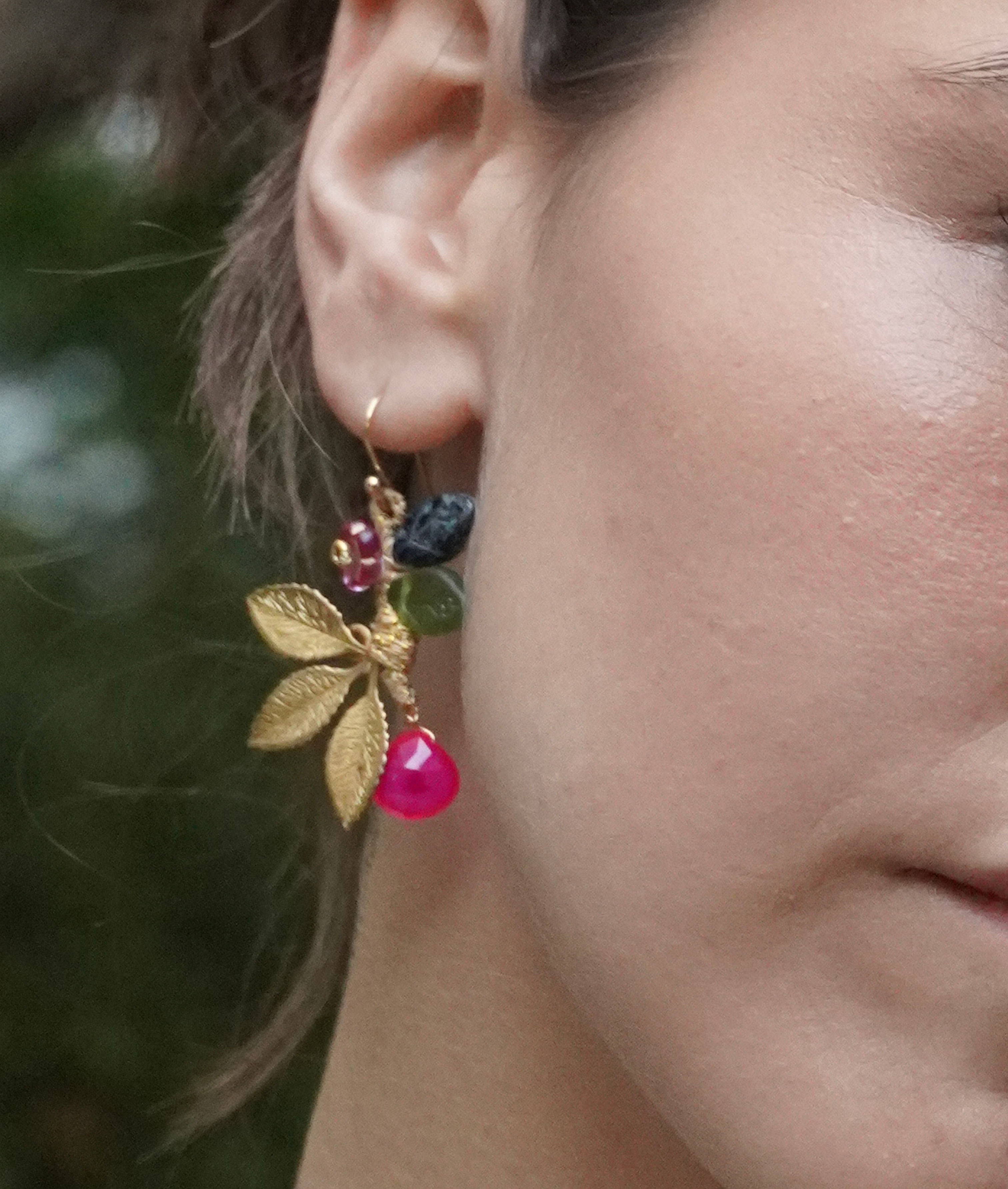 aros flowers and leaves