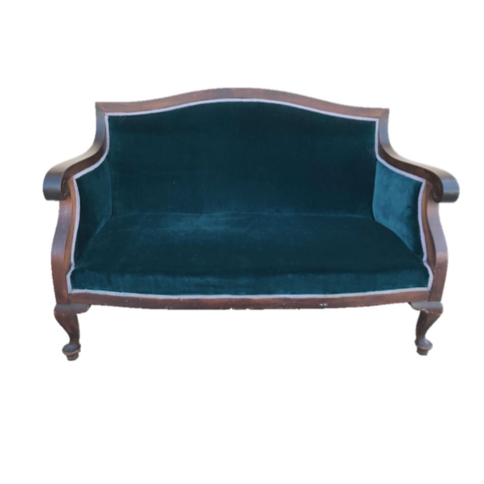 Etta Loveseat