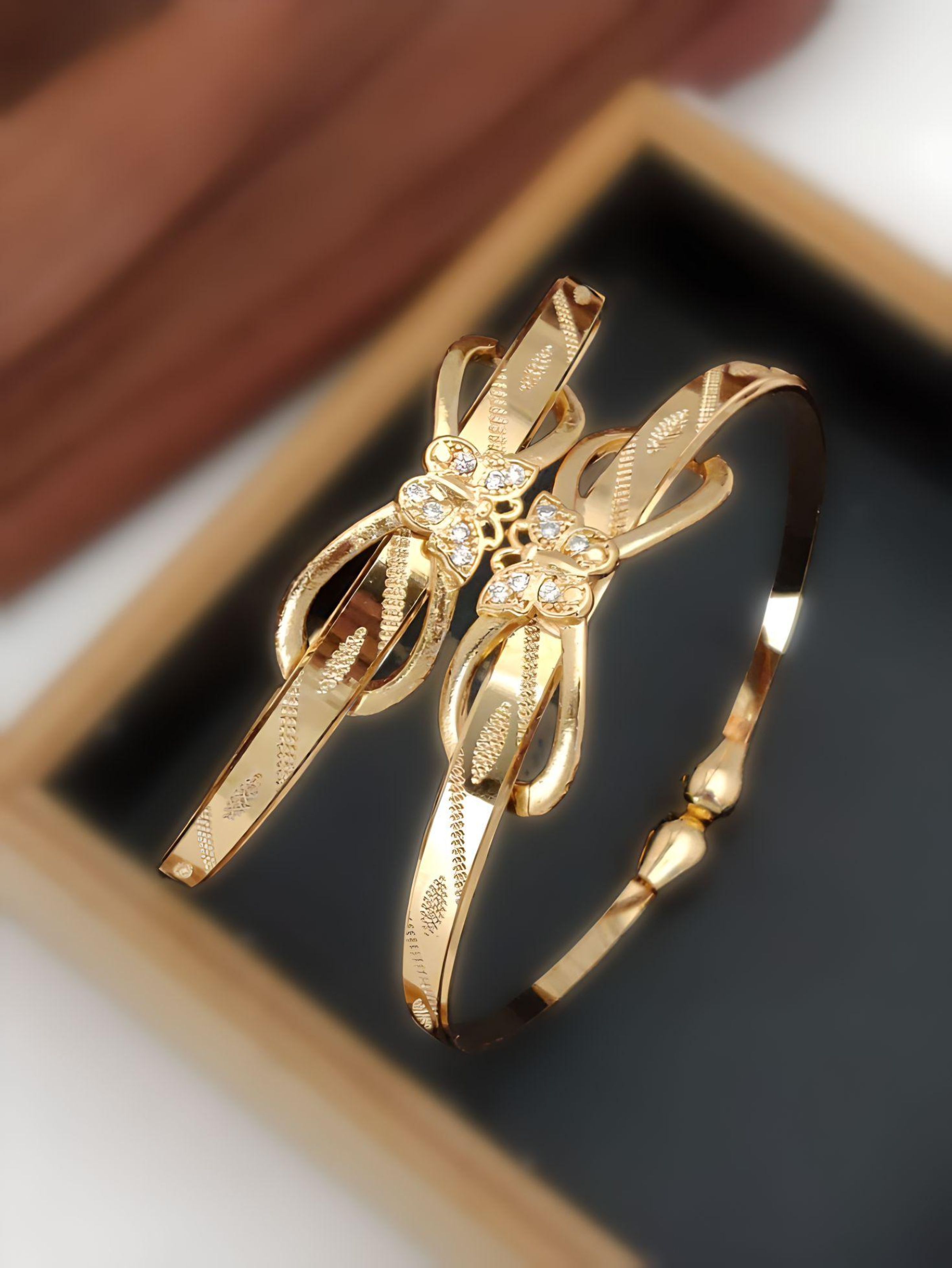 Displaying Sush Mad's Serenity Cuff set of 2