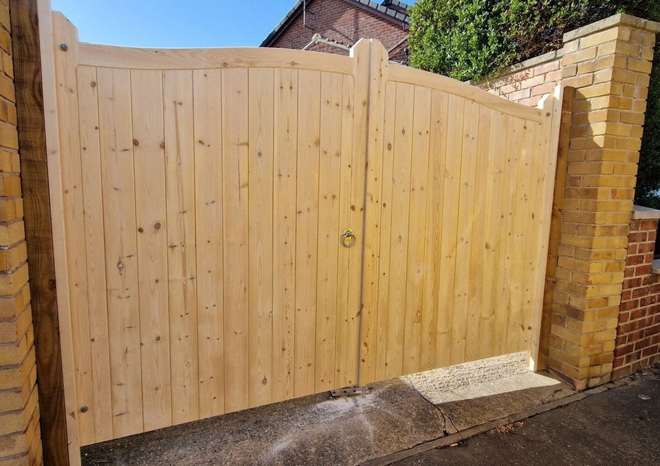 Driveway gates front