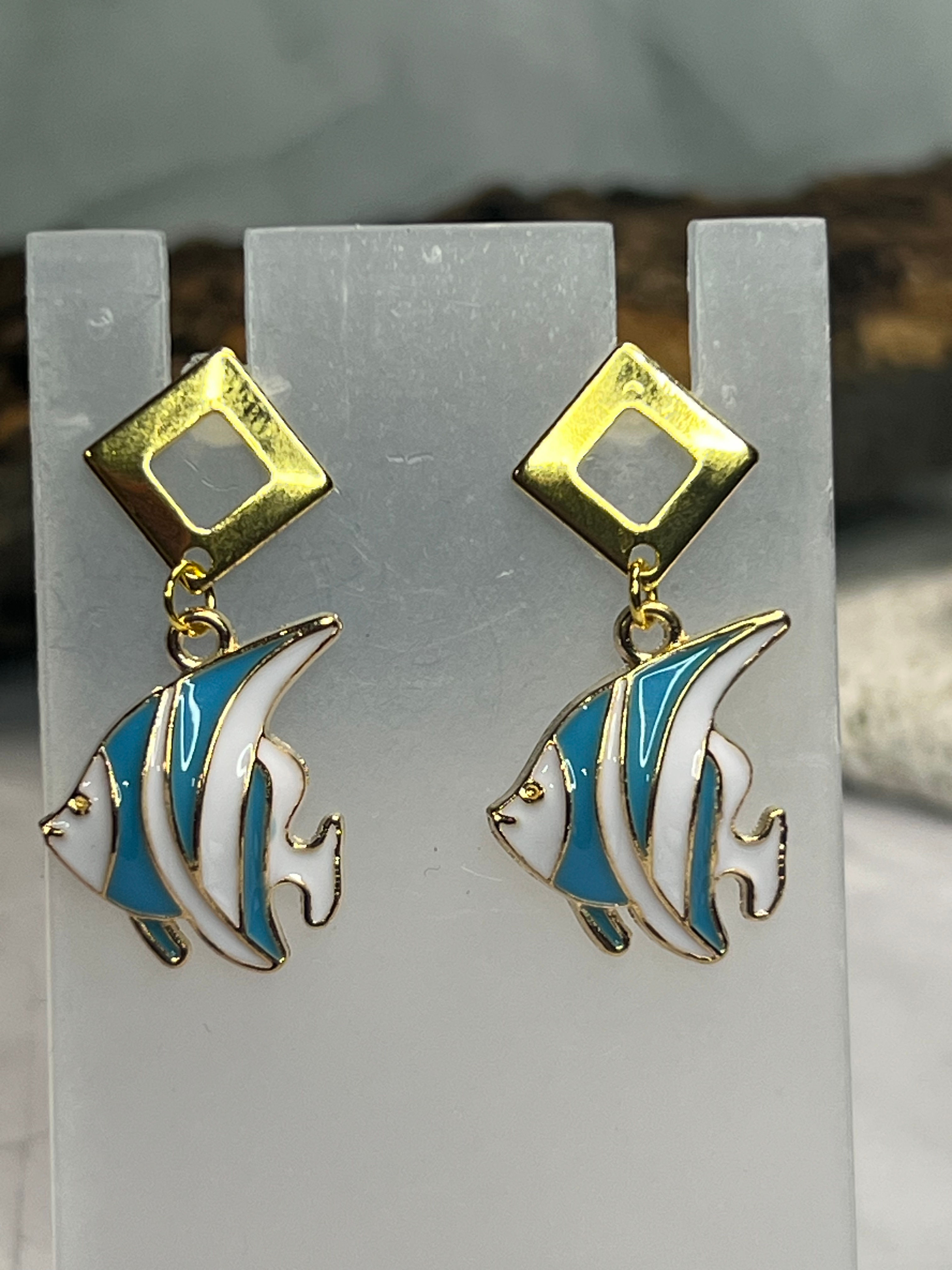 Ohrstecker mit türkis weißen Fischen
