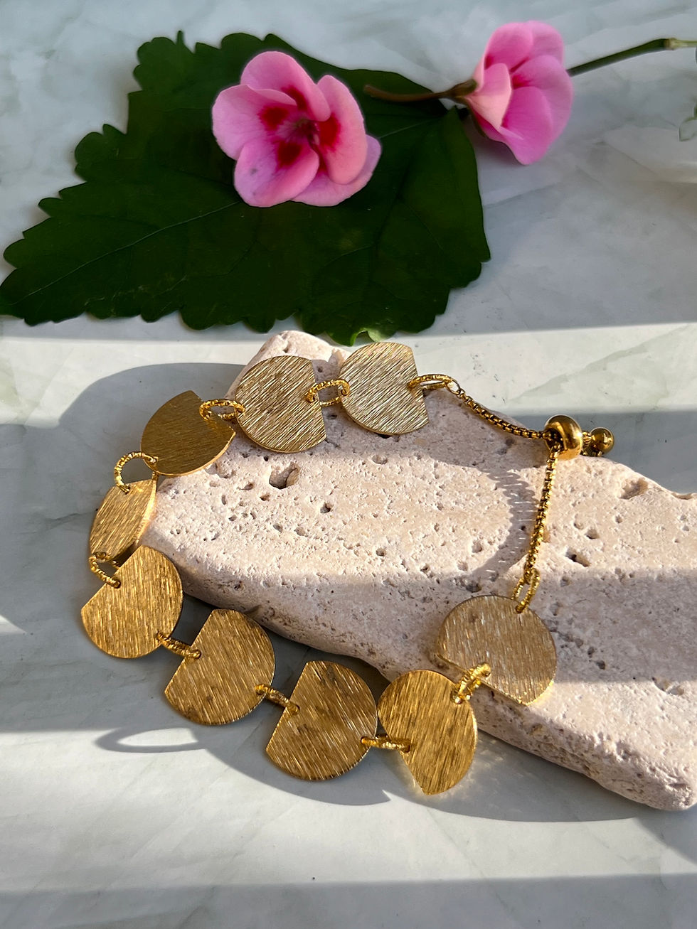 Armband, Messingplaettchen gebürstet