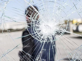 Brasil: Crimes digitais e violência de gênero disparam, revela Anuário 2025
