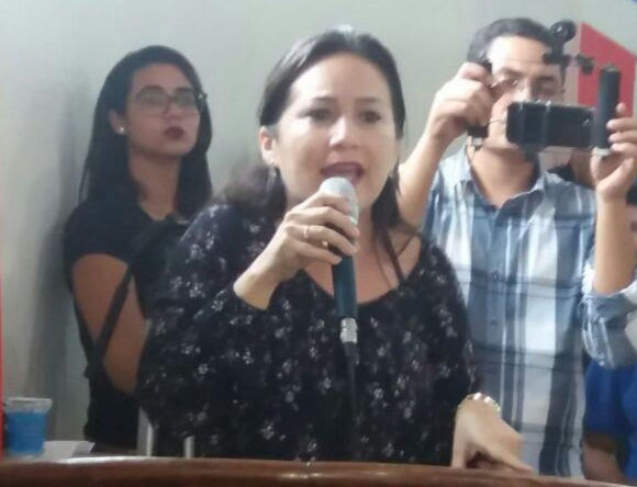 Professora Maria Luíza Ferreira denuncia perseguição política e assédio moral em Tailândia (PA) - Imagem: Redes Sociais