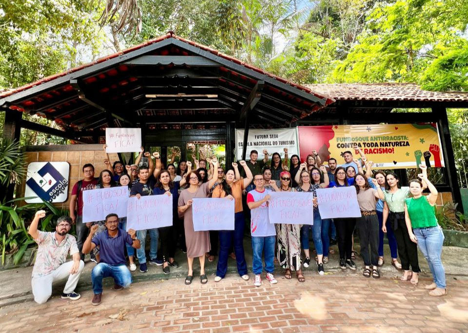 Movimento de Trabalhadoras e Trabalhadores em Educação, Estudantes e Comunidade é contra a extinção da Fundação Escola Bosque feita pelo Prefeito Igor Normando - Imagem: FunbosqueFica