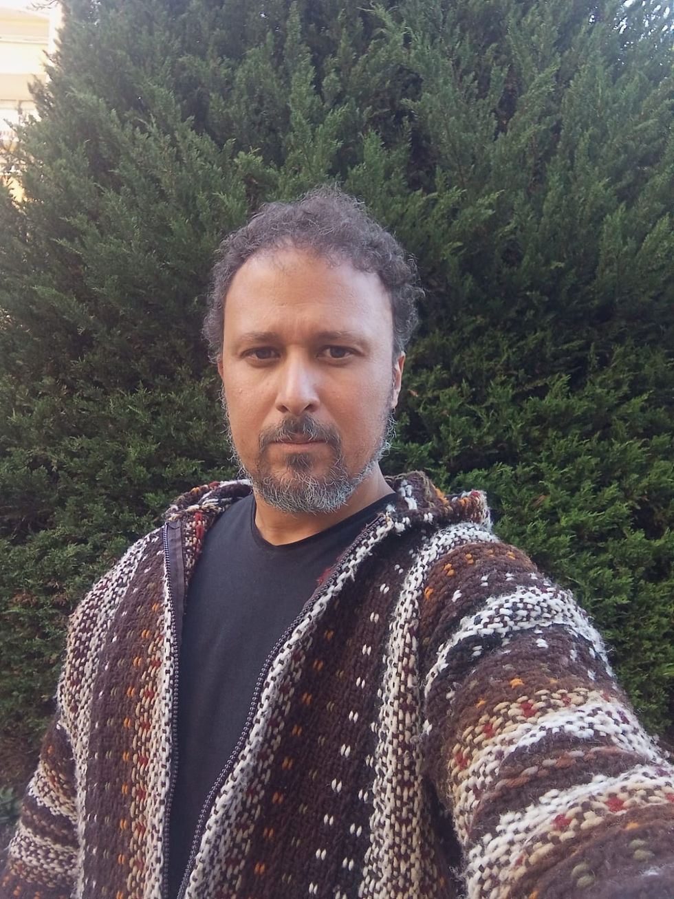 André Lopes é advogado graduado em Direito e Mestre em Desenvolvimento Sustentável e Recursos Naturais pela prestigiada Universidade das Nações Unidas (UNIPEACE). Articulista da revista Cenarium, ele une expertise jurídica a visões inovadoras sobre sustentabilidade.