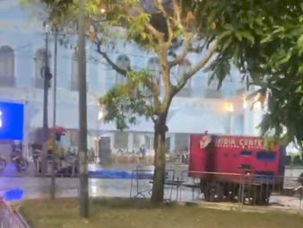 "Tivemos doces, sorvetes, guaraná, só que não tivemos muitos convidados... o povo." 