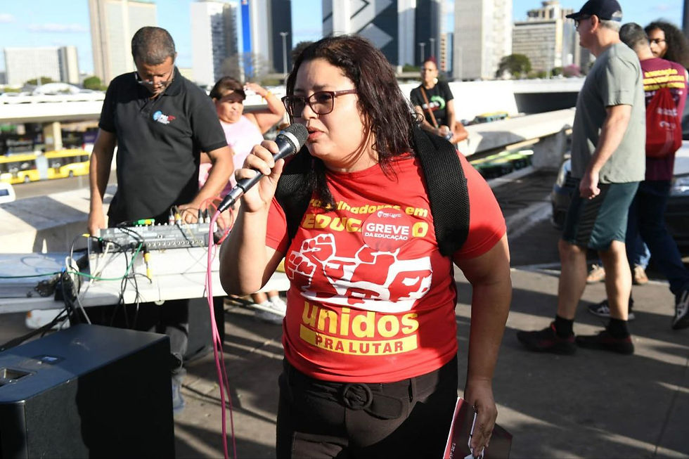 Professora Juliana de Freitas da Tendência Sindical Unidos Pra Lutar e do Comando de Greve do SINPRO - Imagem: Unidos Pra Lutar