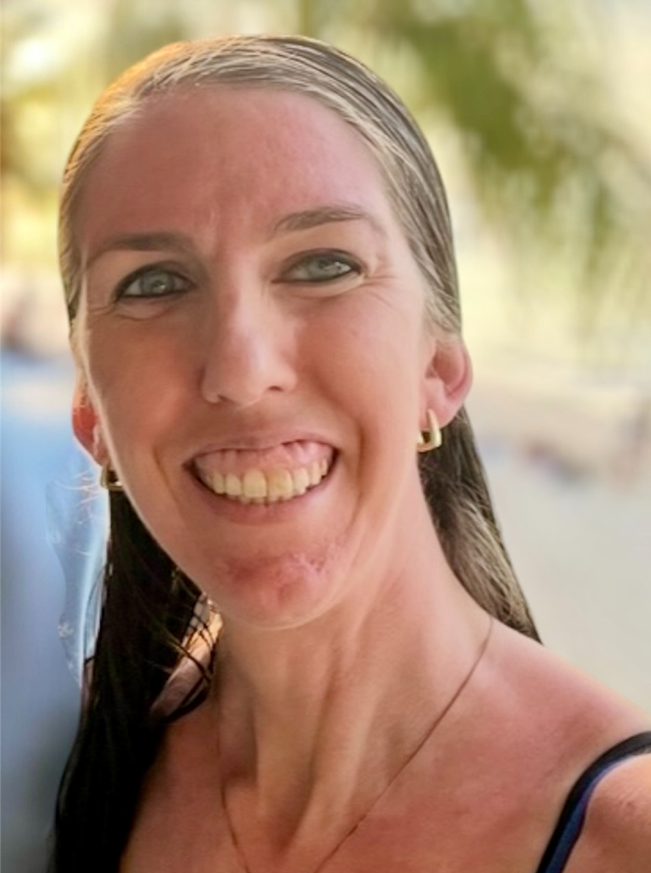 Cat Foscaldo_edited_edited.jpg