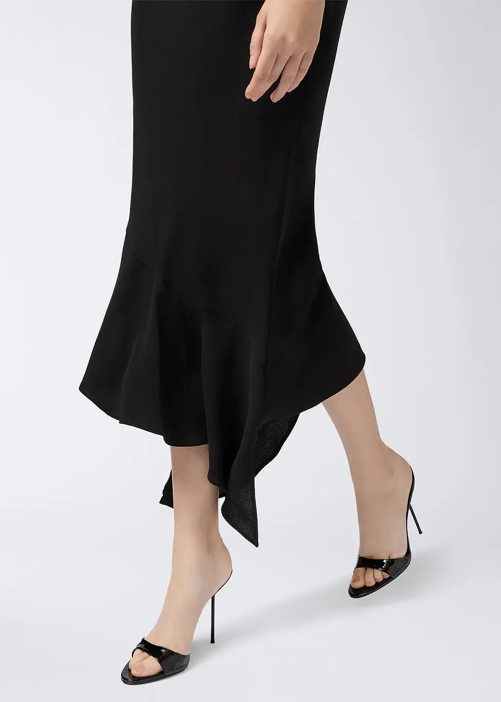 תמונה ממוזערת: THE ANDAMANE- CARMEN MIDI DRESS in BLACK