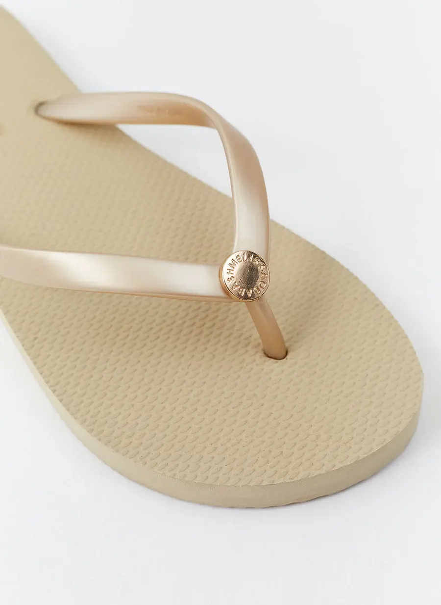 תמונה ממוזערת: MELISSA ODABASH- Rubber Gold Flip Flops