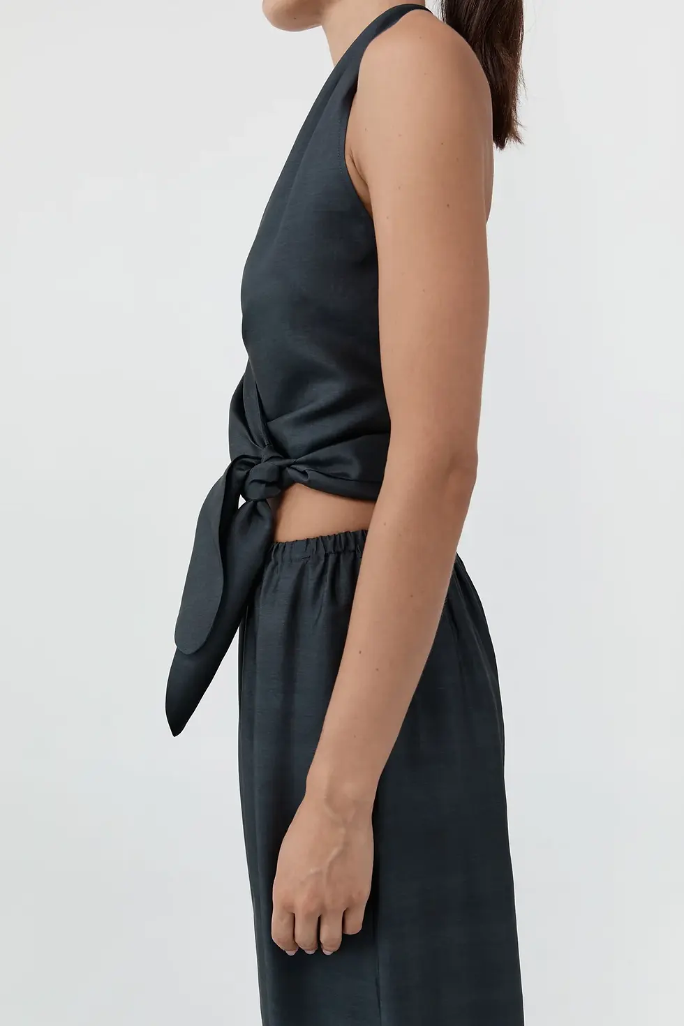 תמונה ממוזערת: ST AGNI - Silk Halter Wrap Top in Washed Black