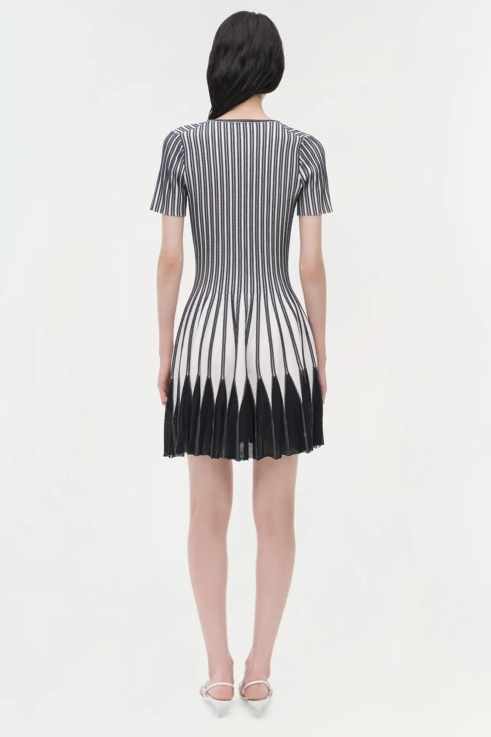 תמונה ממוזערת: JONATHAN SIMKHAI -BECKETT V-NECK MINI DRESS