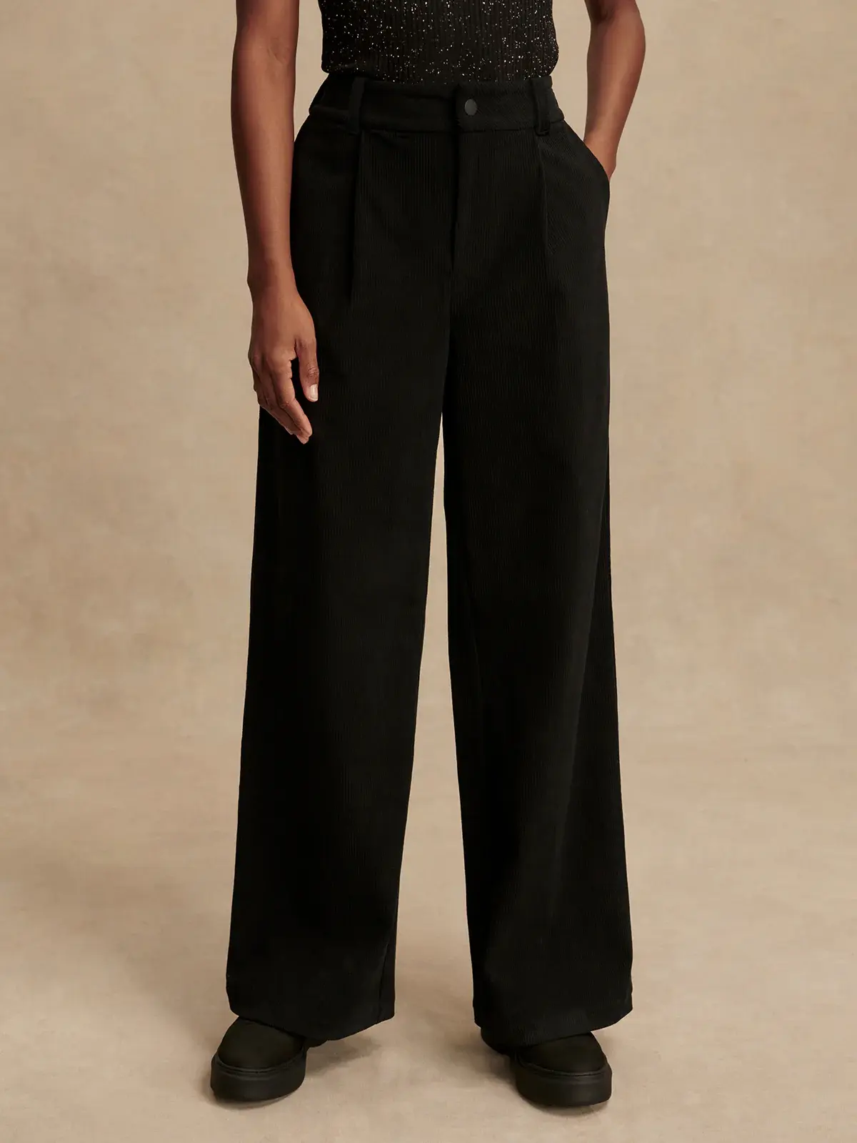 VARLEY - Floris Wide Leg Pant 32" in Black