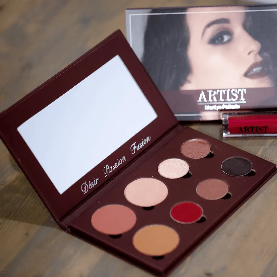 Palette de maquillage LOVE ARTIST