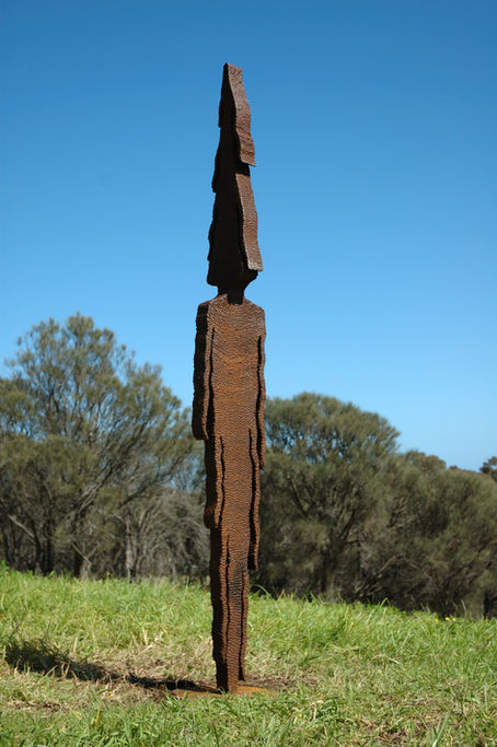 "Greg Johns, Robert Steele Gallery, New York". Sculpture. Jonathan Goodman. 2002