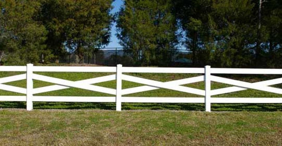 Horse-Fence-Pictures-6 fencepictures dot org.jpg
