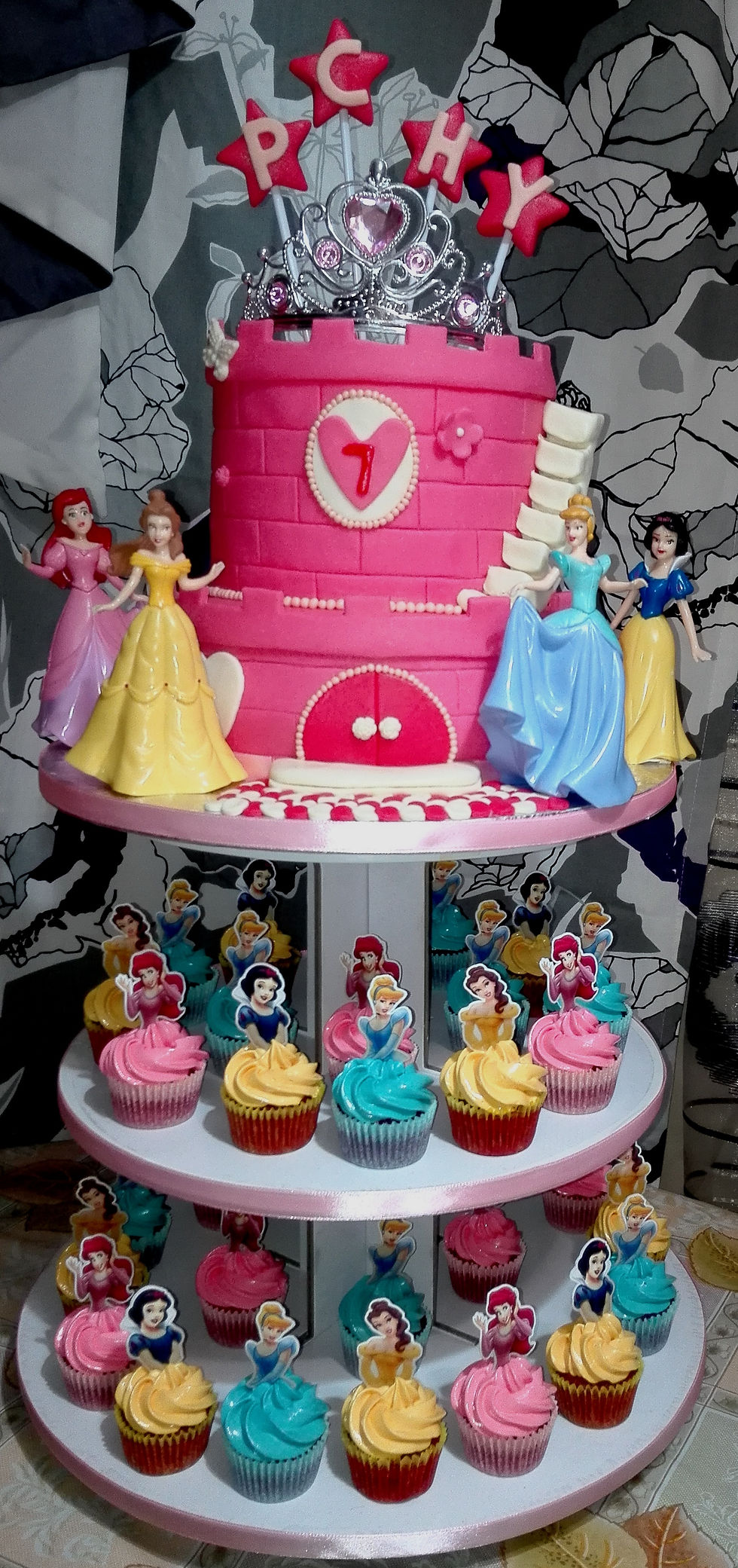 Disney Princess Cake & Cupcakes