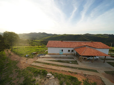 Lindo sítio com 30.000m² com nascente