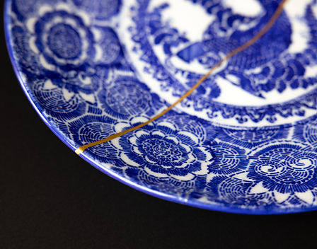 Vintagate plate repaired using  Kintstugi