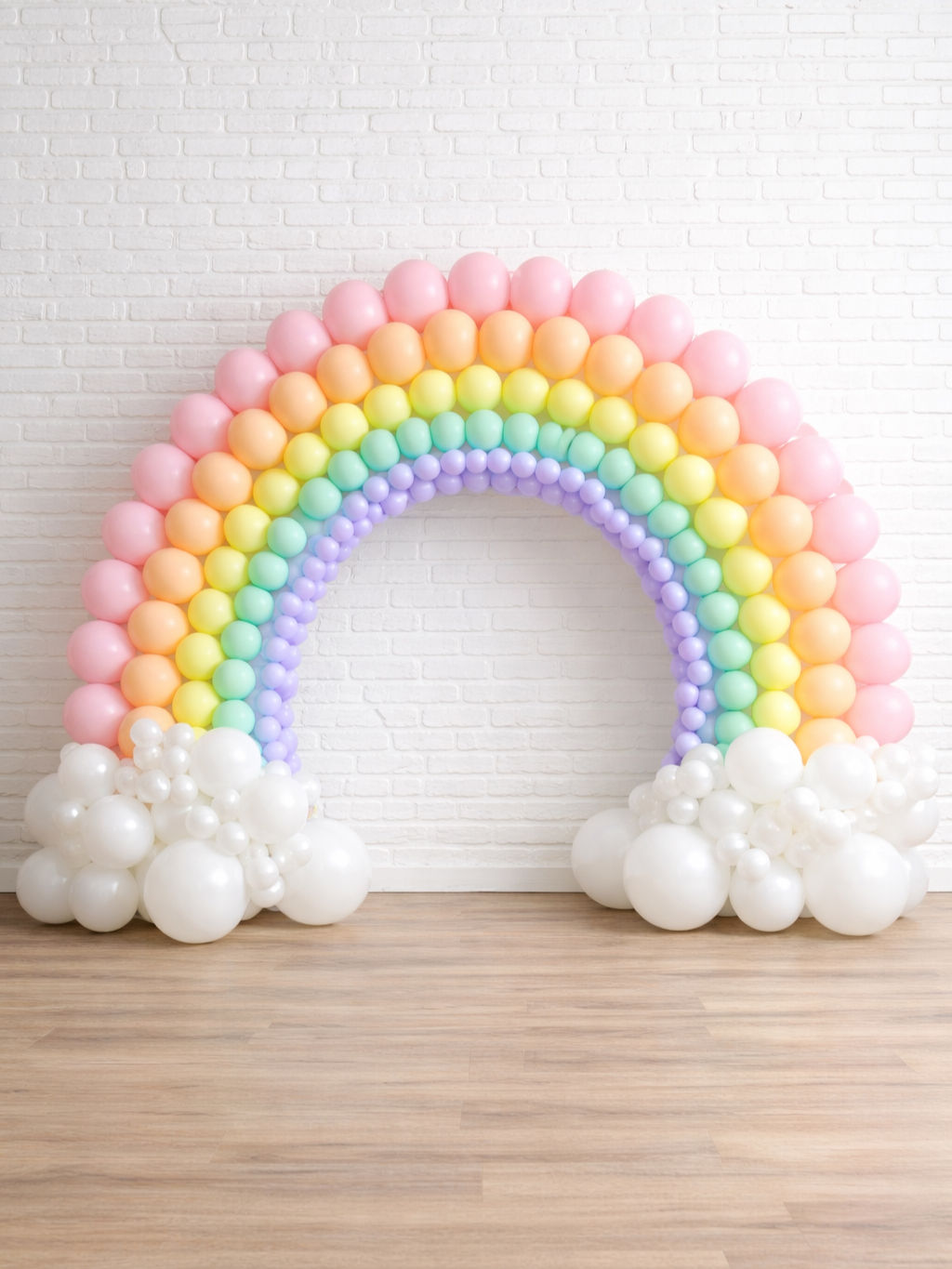 Balloon rainbow structure