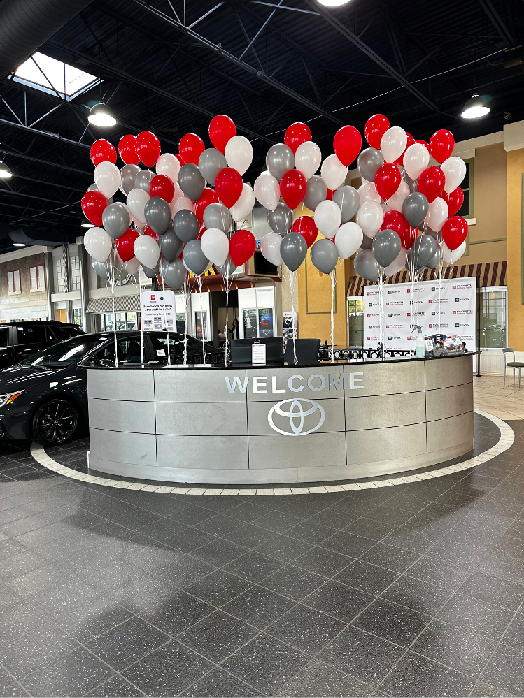 car dealerhship balloon bouquets_edited