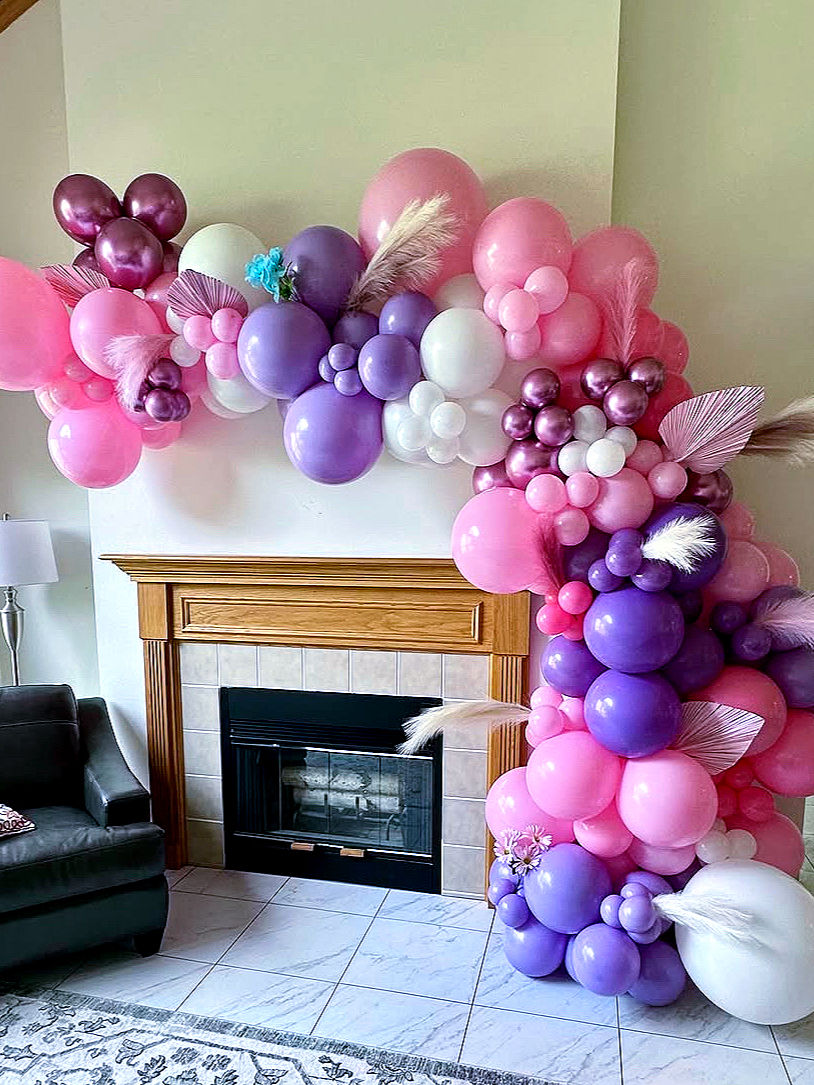 Thumbnail: Organic Balloon Garland