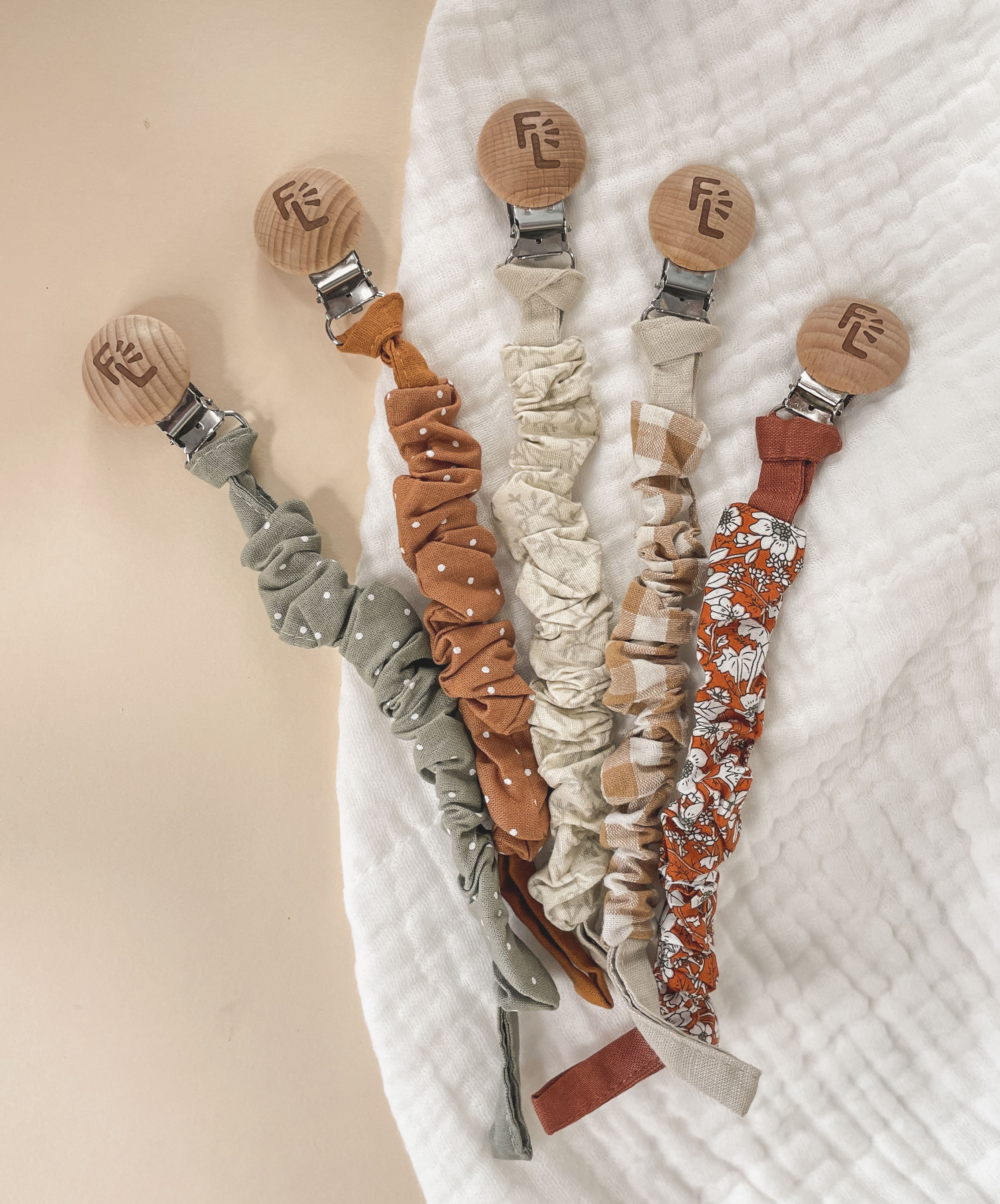 Scrunch Cloth Pacifier Clip